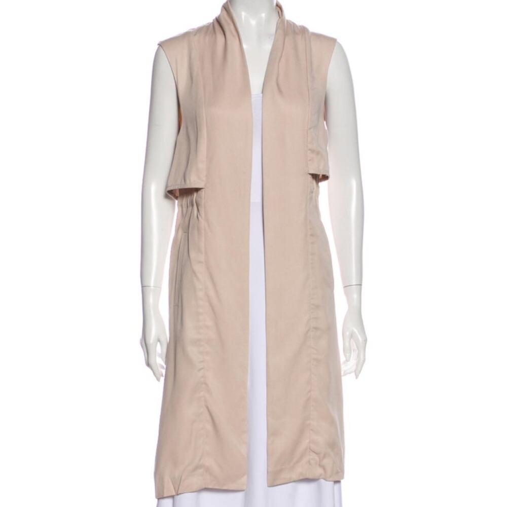 Cupcakes & Cashmere long sleeveless vest with pockets